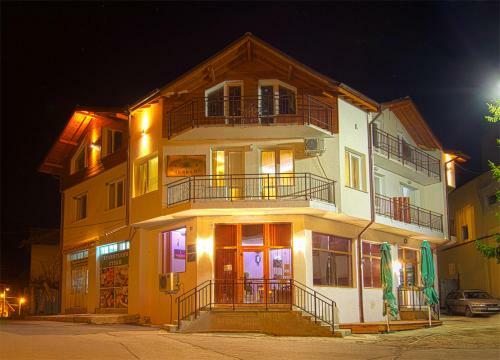 Hostal Guest House Edelweiss