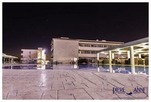 Piere - Anne Beach Hotel