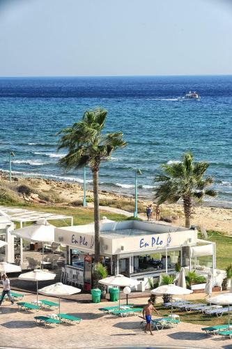 Piere - Anne Beach Hotel