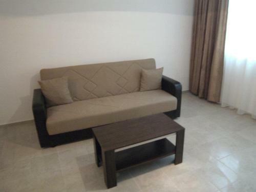Nicol Apartment In Hermes Complex