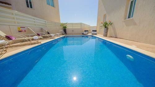 Rent Private Villa 012