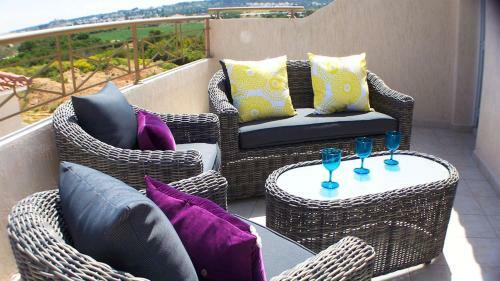 Rent Private Villa 012