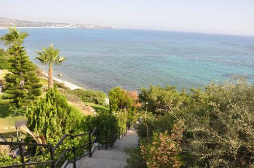 Apartment 13 Coral Bay