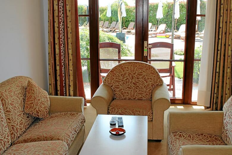 Helena Vip Villas And Suites