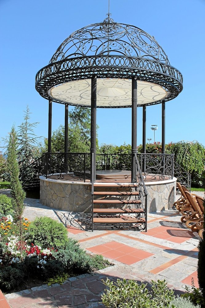 Helena Vip Villas And Suites