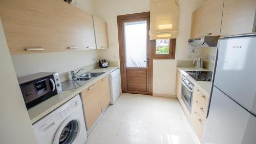 Rent Private Villa 010