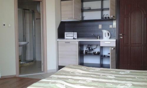 Summer Breeze Apartments