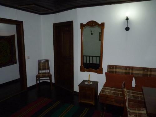 Parlapanova Guest House - Pool Access