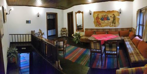 Parlapanova Guest House - Pool Access