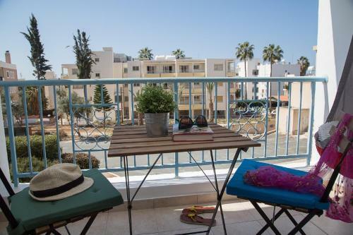 Love Hut Deluxe Apartment
