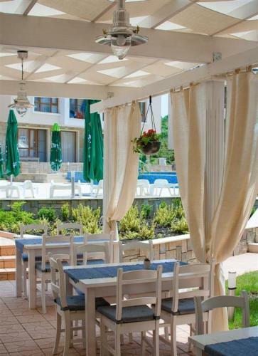 Paradise Bay Hotel