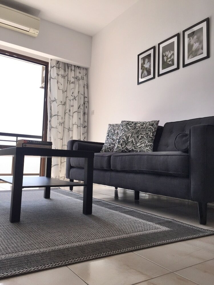 Pigeon Beach Hotel Apartments