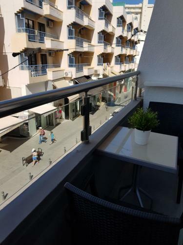Les Palmiers Petrou Apartments