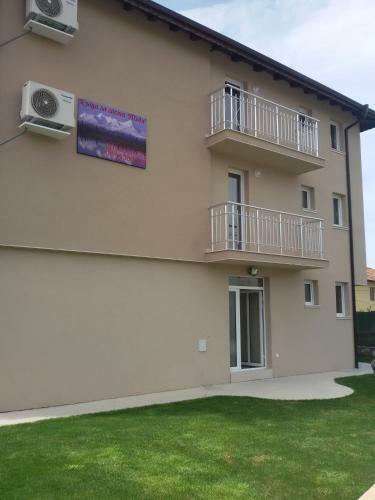 Hostal Guest House Tedi