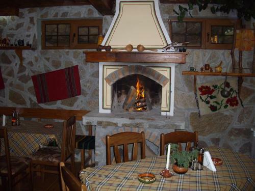 Hostal Guest House Todorini Kashti