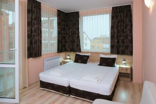 Hostal Atavel Guest House