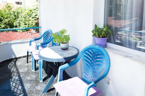 Hostal Atavel Guest House