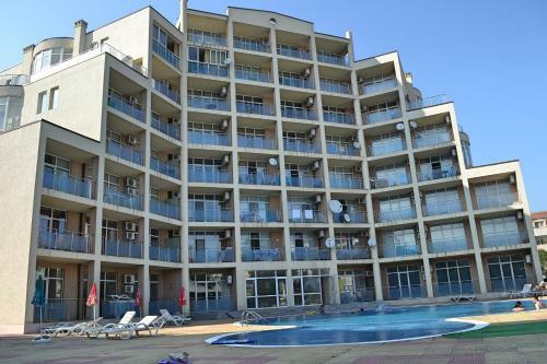 Semiramida Garden Apartment Eh