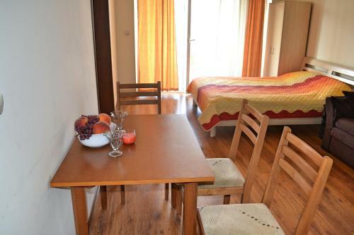 Semiramida Garden Apartment Eh