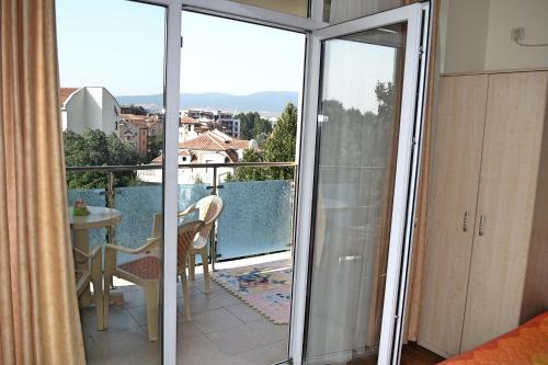 Semiramida Garden Apartment Eh