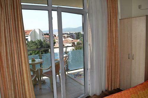 Semiramida Garden Apartment Eh