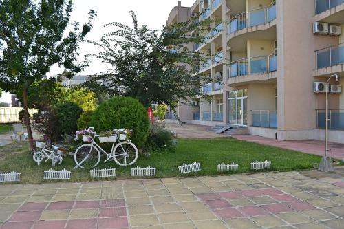 Semiramida Garden Apartment Eh
