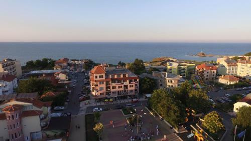 Aparthotel Red Hotel