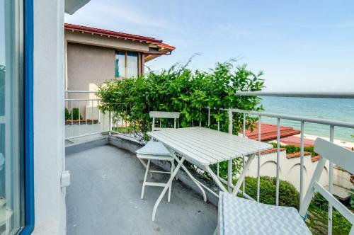 Apartamentos Villa White Dove