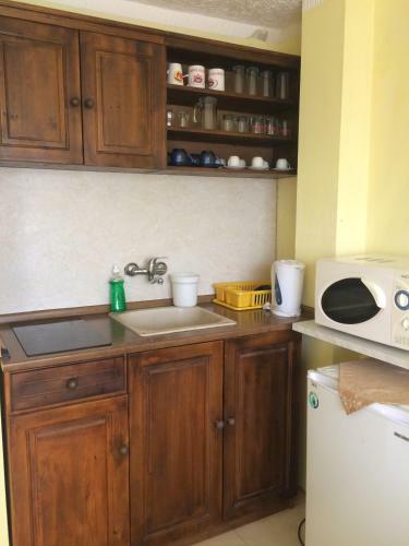 Hostal Edelvais Guest House