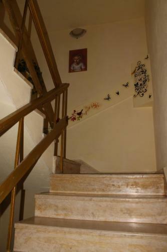 Hostal Edelvais Guest House