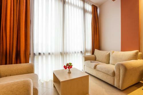 Gold Pearl Hotel