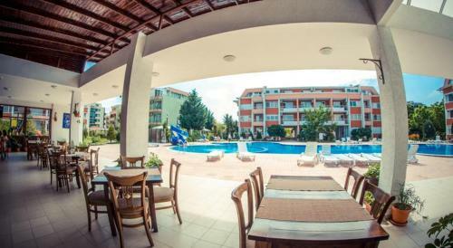 Sunny Fort Apartment