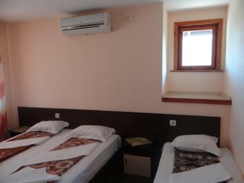 Hostal Guest House Lazur