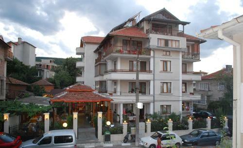 Hostal Guest House Lazur