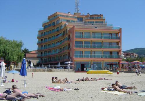 Sunny Bay Aparthotel