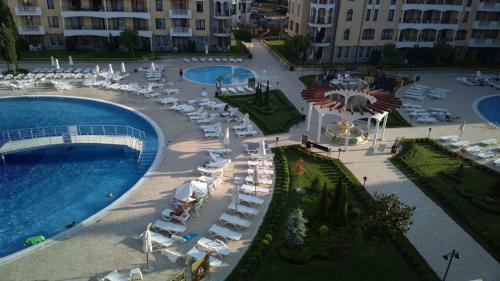 Royal Sun Apartment Complex