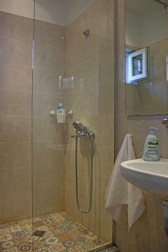 Hostal Best Rest Guest House