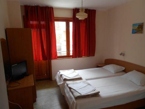 Hostal Nelly Guest House