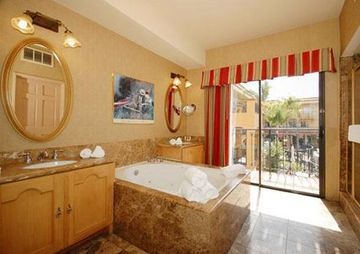 Hotel Quality Suites John Wayne Airport