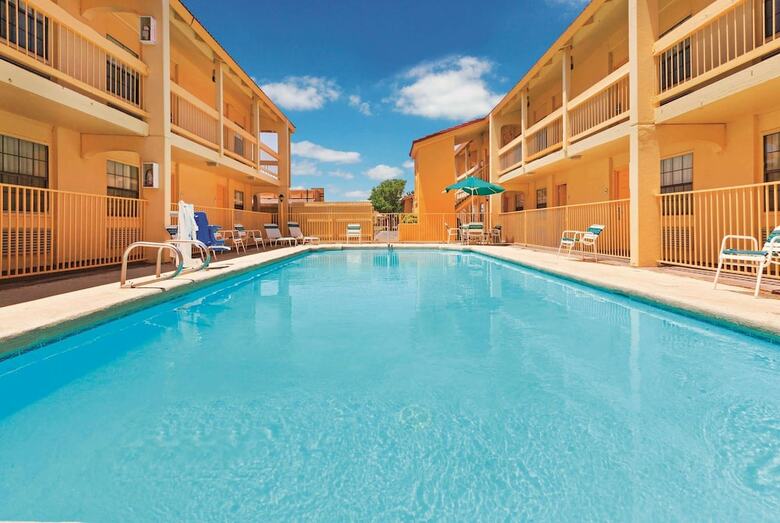 Hotel Baymont By Wyndham Lubbock - Downtown Civic Center