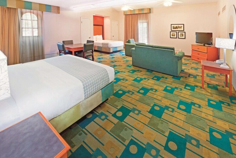 Hotel Baymont By Wyndham Lubbock - Downtown Civic Center