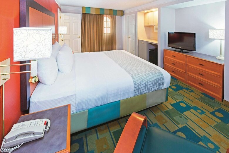 Hotel Baymont By Wyndham Lubbock - Downtown Civic Center