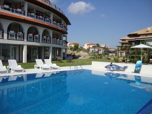 Apolonia Apartments