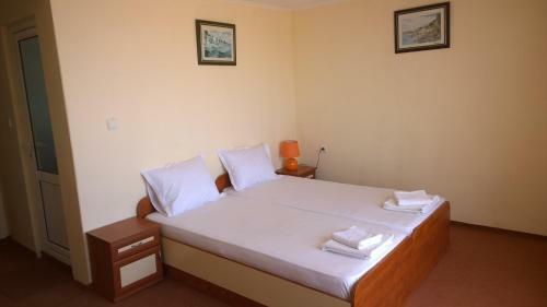 Hostal Elinor Guest House