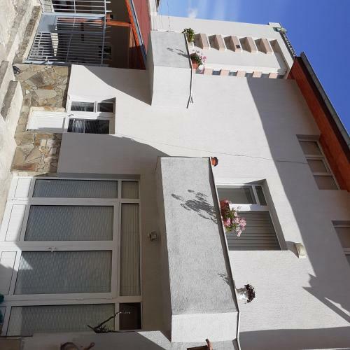 Hostal Teo's Guest House