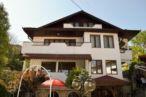 Hostal Guest House Villa Katty