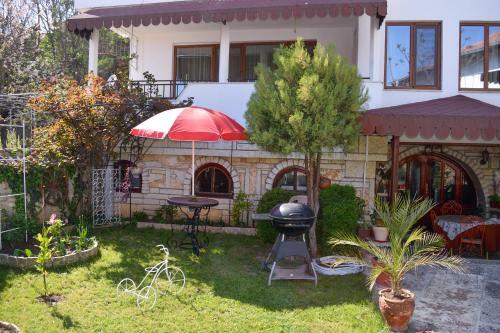 Hostal Guest House Villa Katty