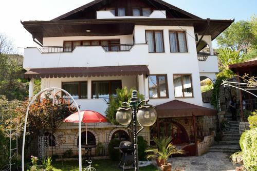 Hostal Guest House Villa Katty