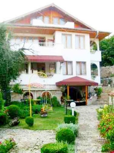 Hostal Guest House Villa Katty