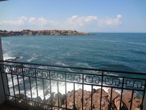 Sozopol Apartment With Sea View